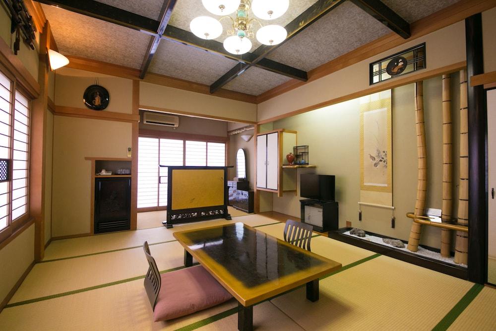 芳泉鹤酒店 别府 外观 照片